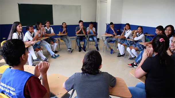 Assembleia de Estudantes na escola Luis Carlos Galán, em Itaguaí, Colômbia